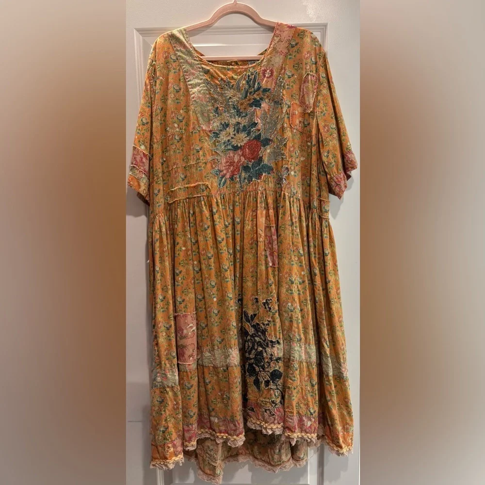 Magnolia Pearl Floral Appliqué Taigi Dress NWT - Picture 2 of 12